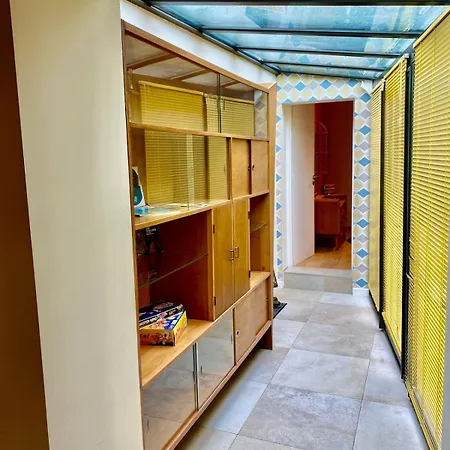 Atypical 5-person House With Patio, Downtown, Air-conditioning Holiday home *